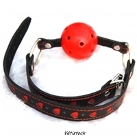 Accessoire BDSM baillon boule rouge avec collier petit coeur rouge