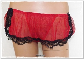 String jupette rouge en dentelle